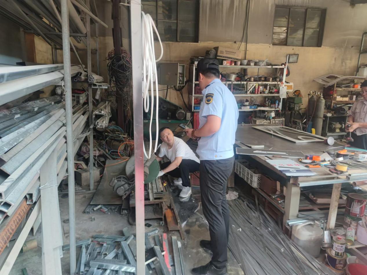 “焊卫”安全！张王庄社区开展电气焊割等动火作业消防安全专项检查