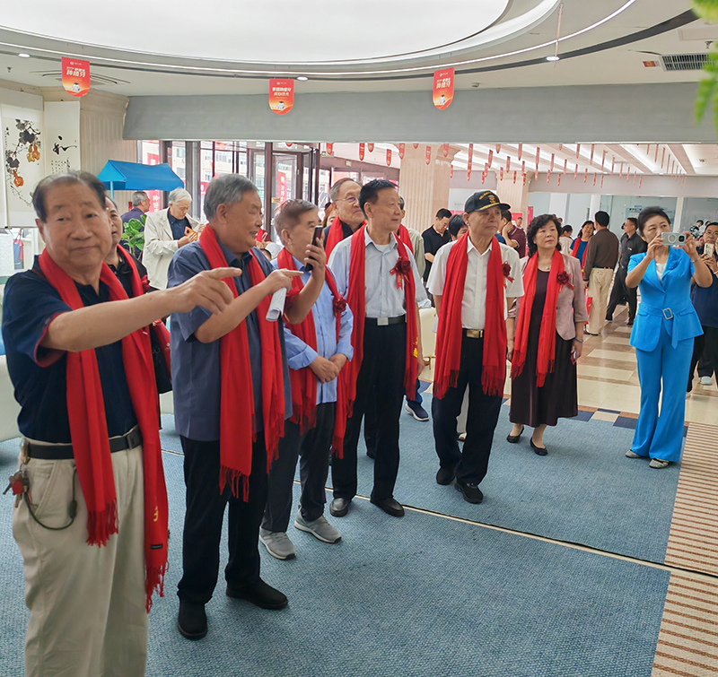 翰墨颂盛世 丹青迎华诞兰山老年书画研究会教育分会国庆书画展开幕 第 5 张 翰墨颂盛世 丹青迎华诞兰山老年书画研究会教育分会国庆书画展开幕 第 5 张
