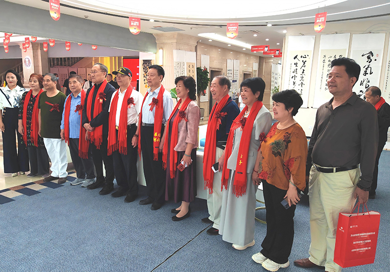 翰墨颂盛世 丹青迎华诞兰山老年书画研究会教育分会国庆书画展开幕 第 8 张 翰墨颂盛世 丹青迎华诞兰山老年书画研究会教育分会国庆书画展开幕 第 8 张