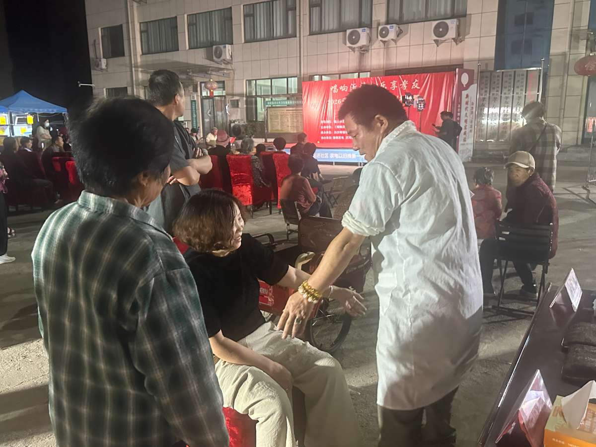 唱响沂蒙·乐享生活  金秋美食娱乐嘉年华暨2026助农惠民文化市集成功举办 第 4 张